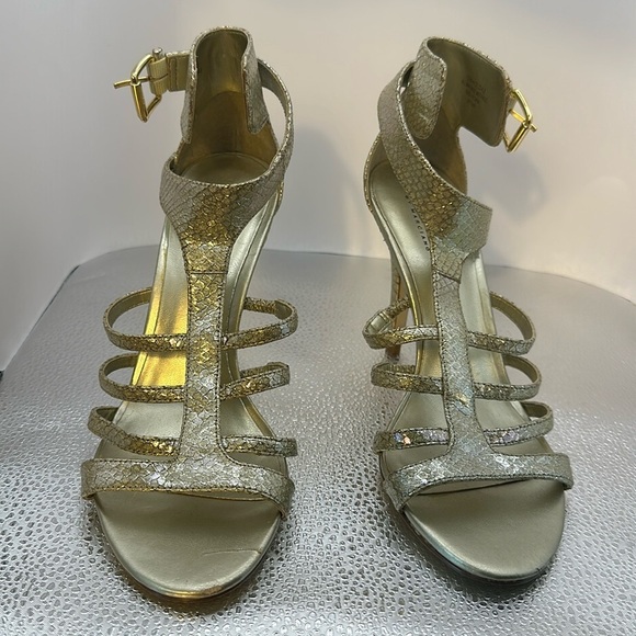 Guess by MARCIANO. New without tags. They came from Dillards department store.​​ - Picture 1 of 8